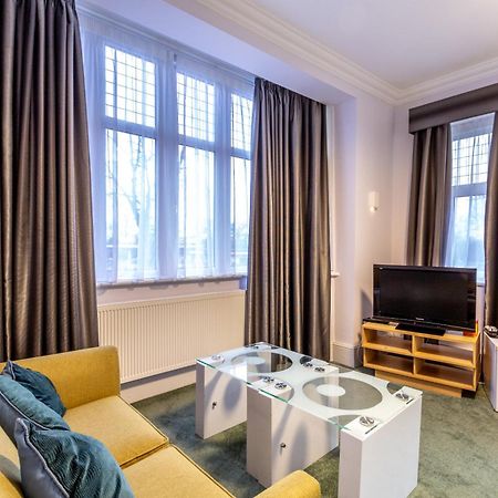 London Gatwick Inn Bagian luar foto