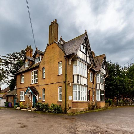 London Gatwick Inn Bagian luar foto