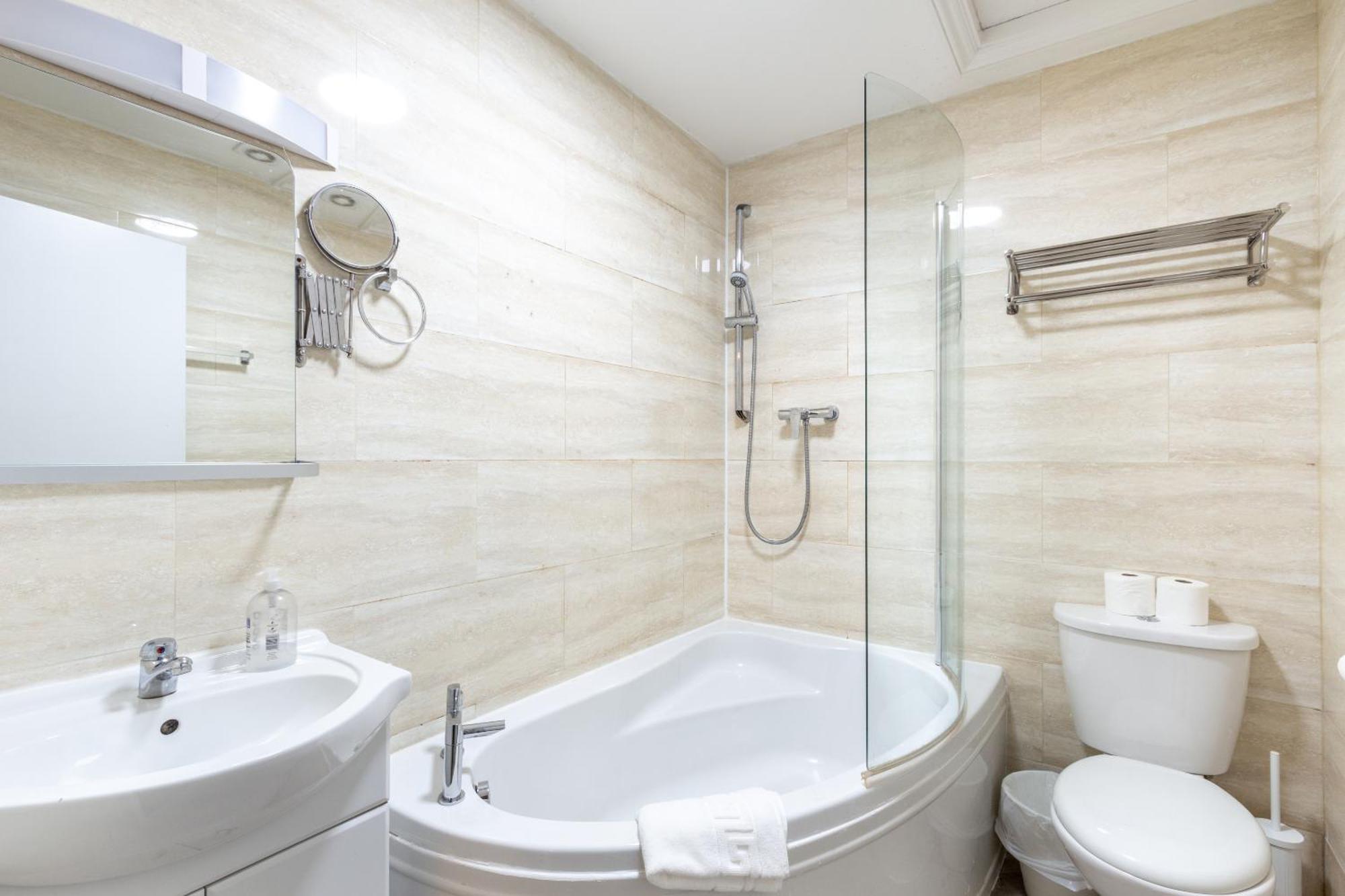 London Gatwick Inn Bagian luar foto