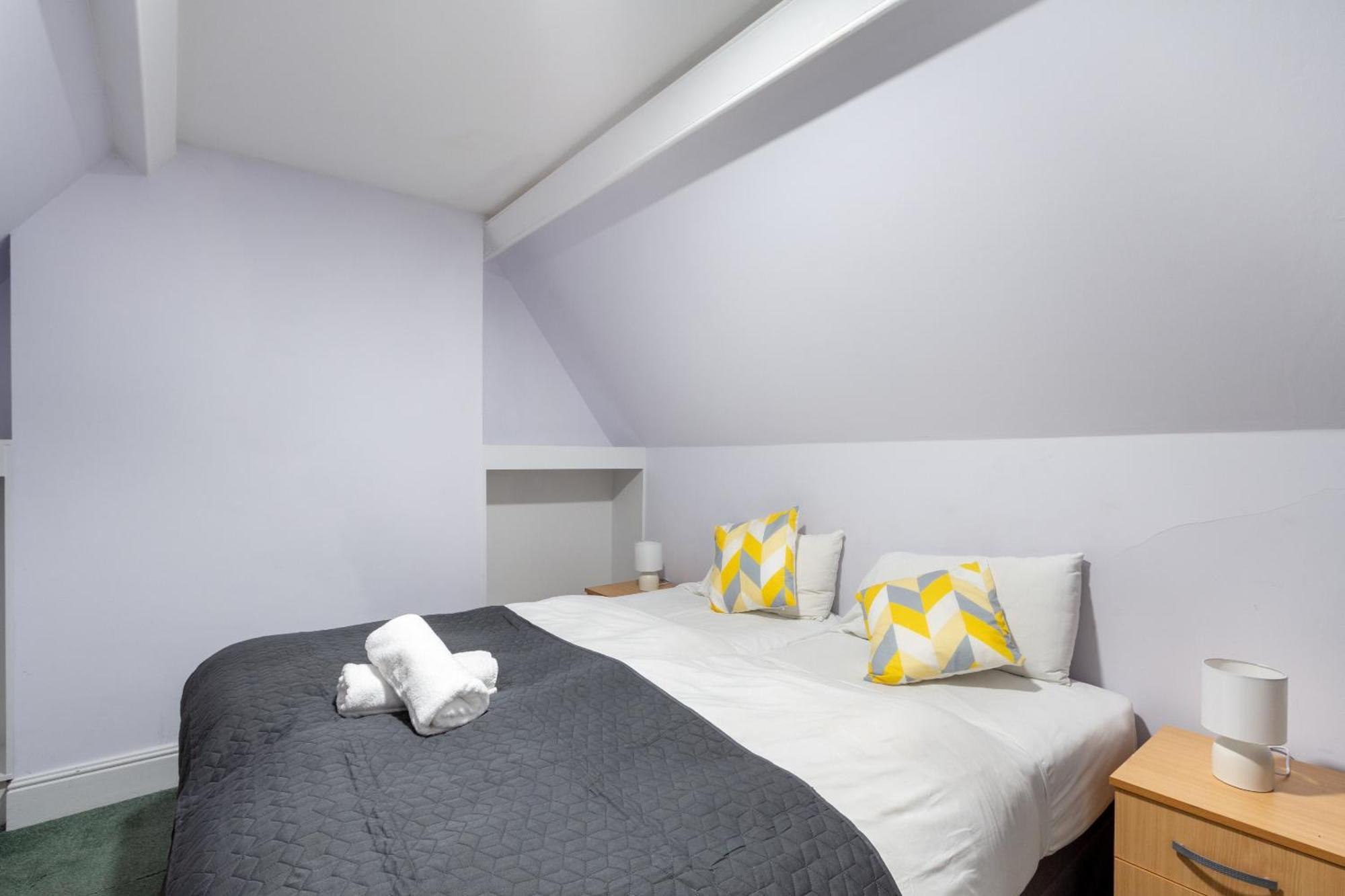 London Gatwick Inn Bagian luar foto