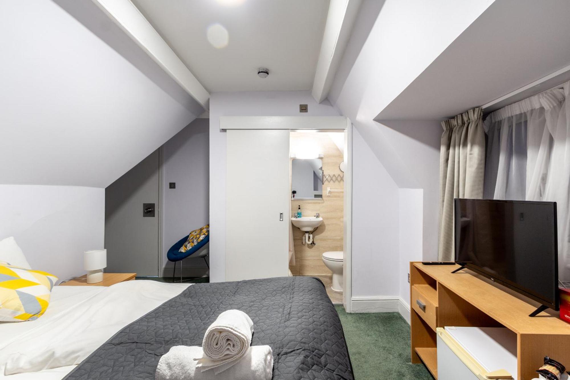 London Gatwick Inn Bagian luar foto