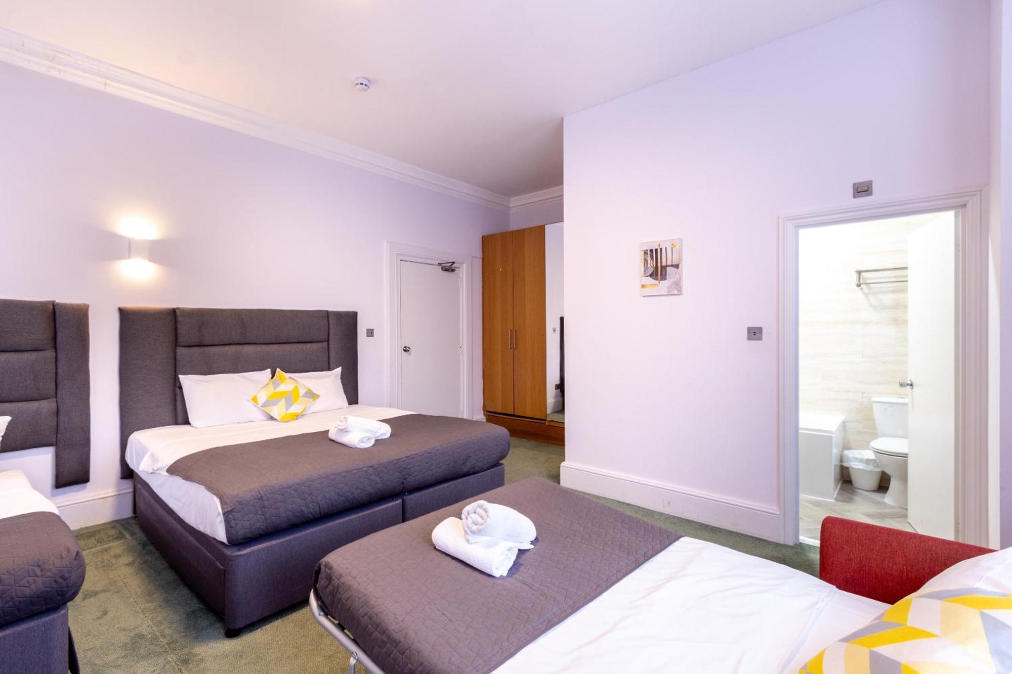 London Gatwick Inn Bagian luar foto